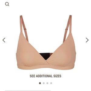 NWT Skims Fits Everybody Crossover Bralette